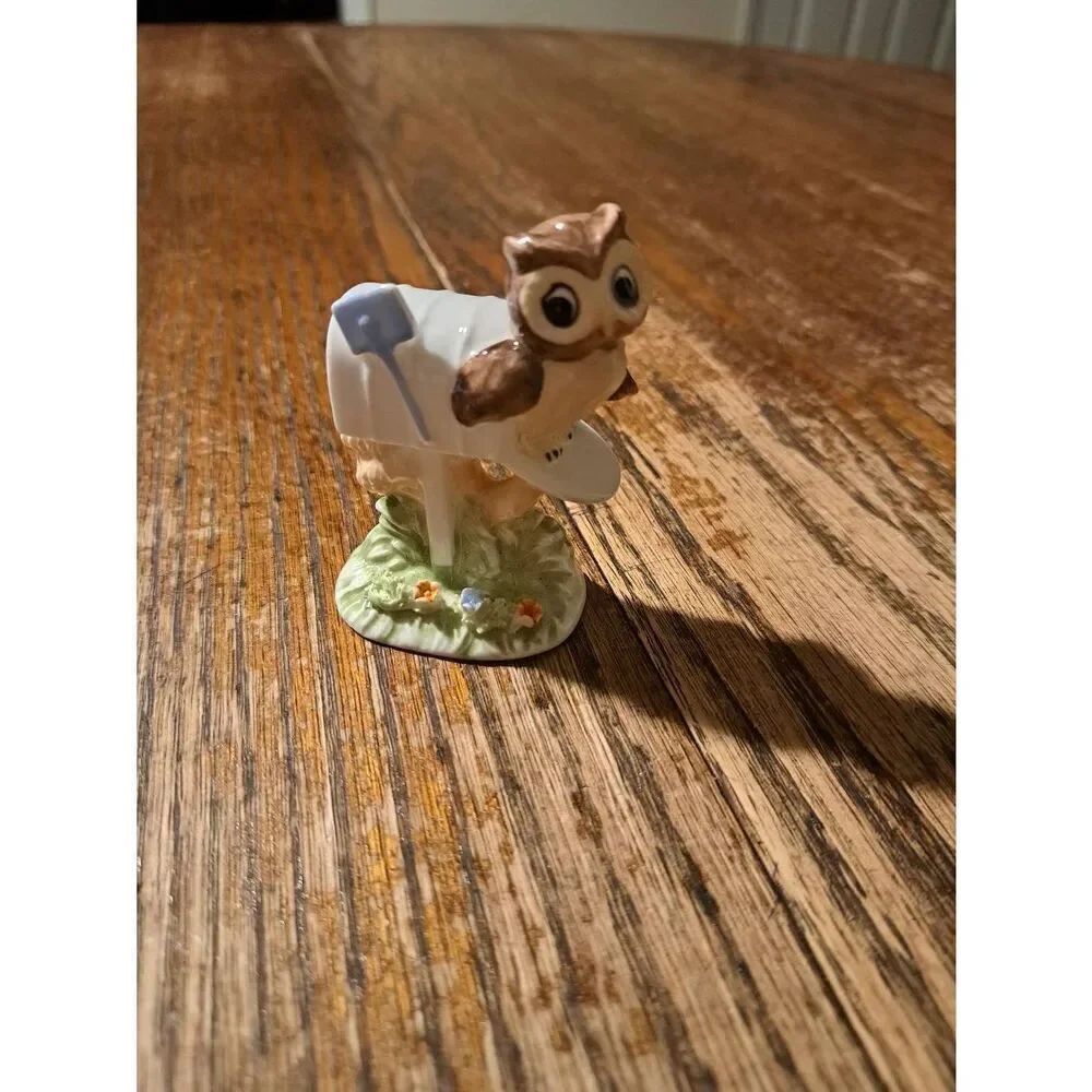 Vintage Maruri MasterpieceโEnesco 1976 bone china owl mailbox flowers grass